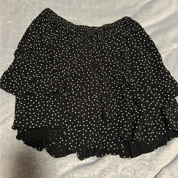 Abercrombie speckled black and white ruffle skirt - Picture 3 of 4